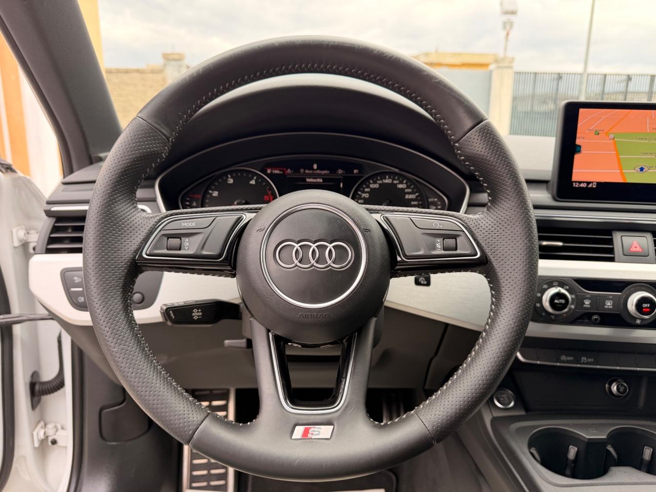 Audi A4 Avant 2.0 TDI 150 CV S-Line INT/EST