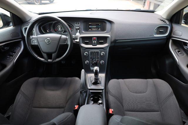 VOLVO V40 D2 2.0d UniPropietario Tagliandata per NEOPATENTAT