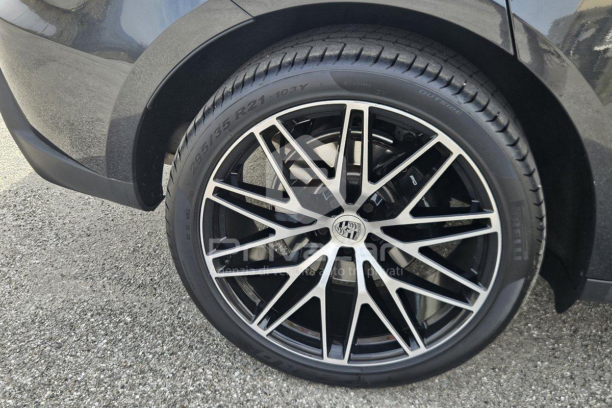 PORSCHE Macan 2.0