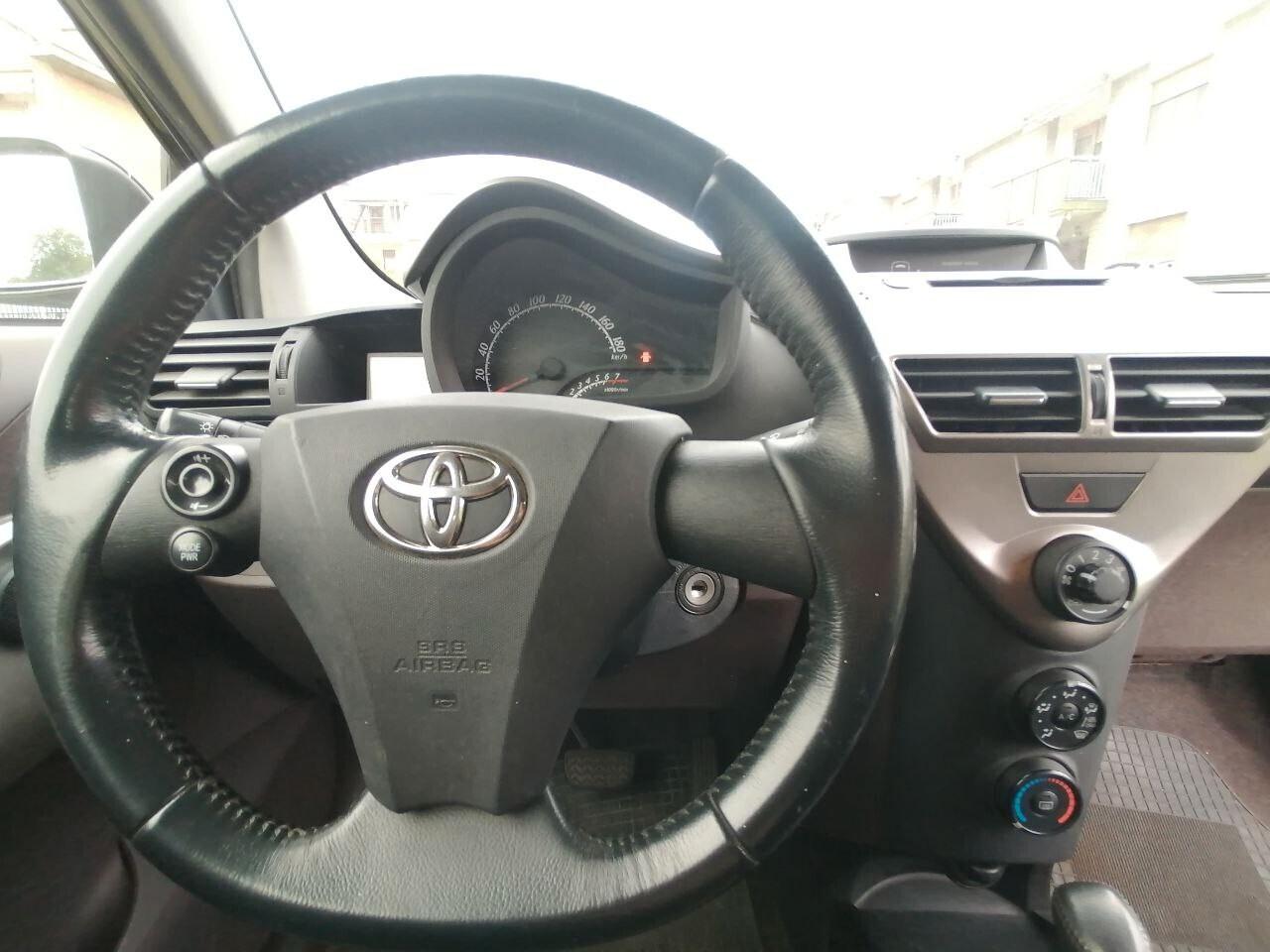 Toyota iQ 1.0 Automatica Idonea Neopatentati