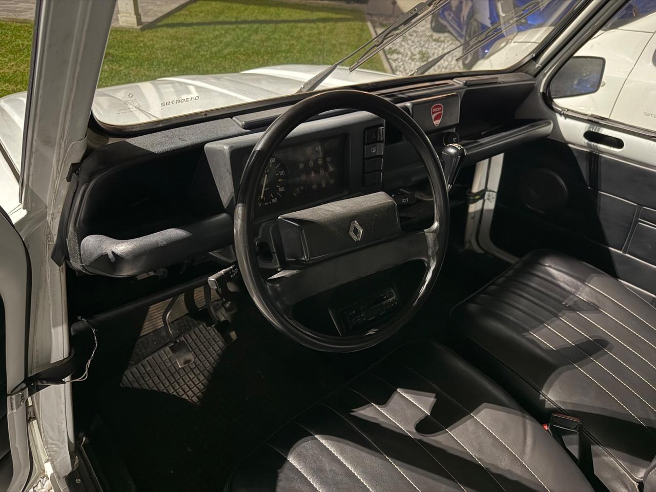 Renault R 4 950 TL