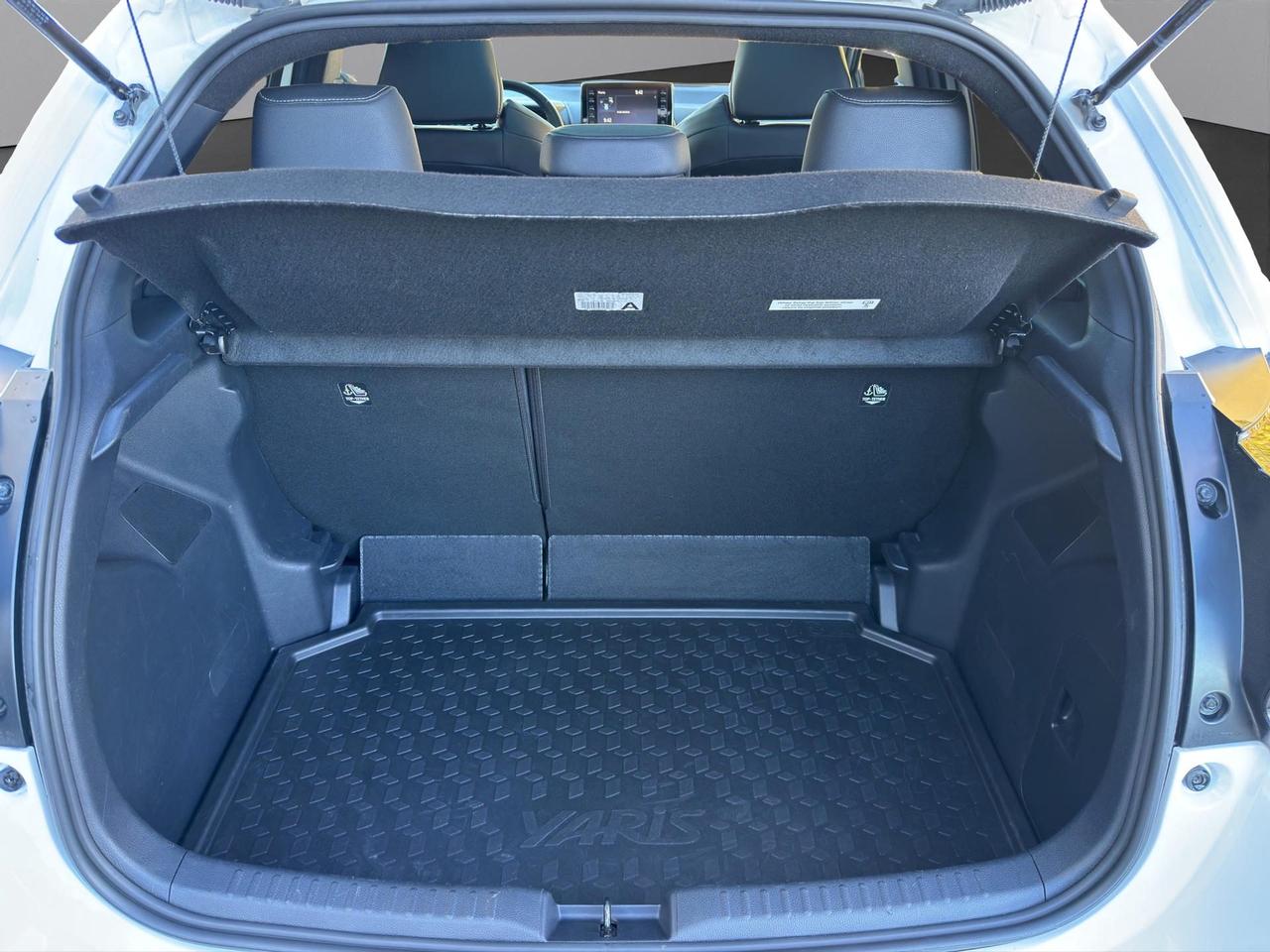 Toyota Yaris 1.5h Lounge