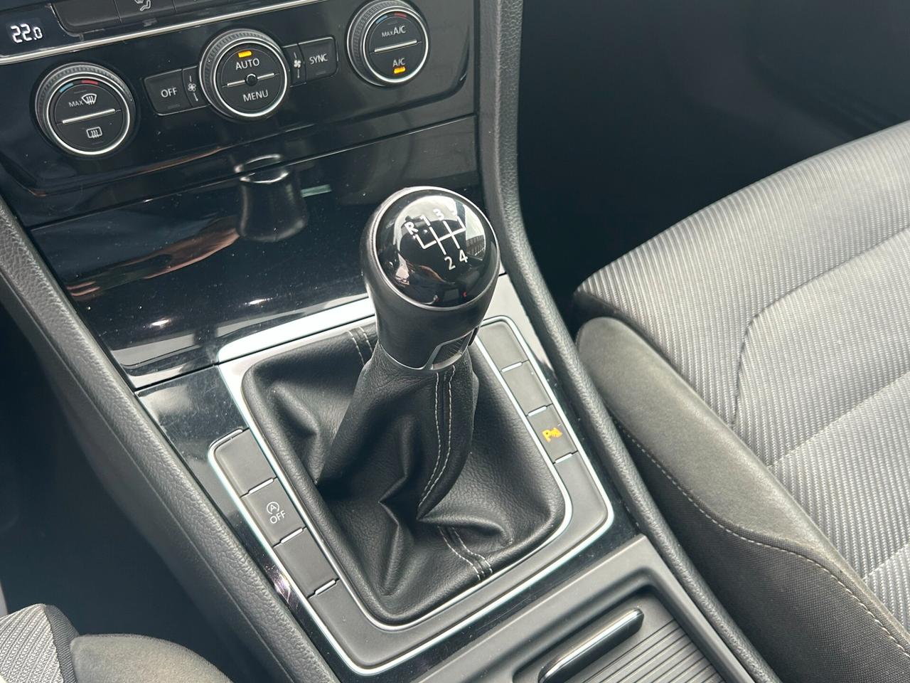 Volkswagen Golf 7 R-LINE 1.6 TDI 110 CV 5p.