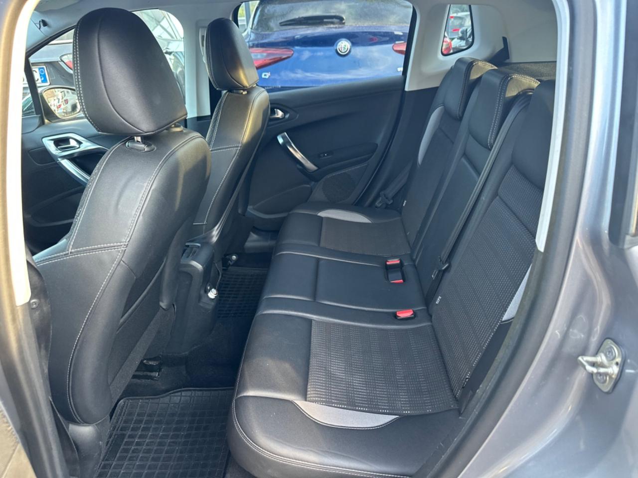 Peugeot 2008 1.6 e-HDi 92 CV Stop&Start Allure
