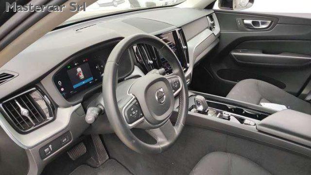 VOLVO XC60 XC60 II 2022 2.0 b4 Momentum auto - GJ250YF