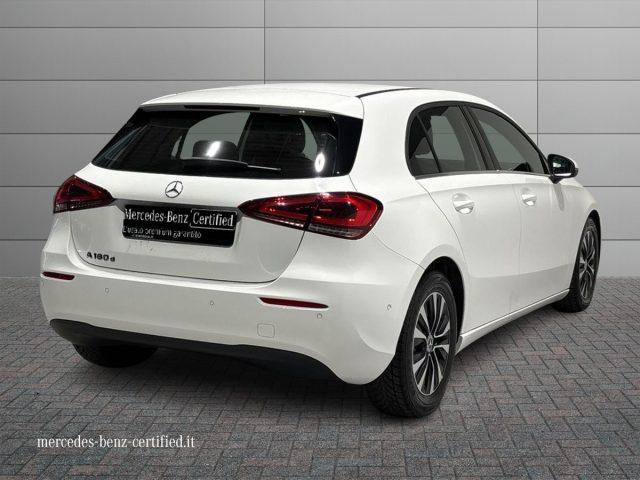 MERCEDES-BENZ A 180 d Automatic Business