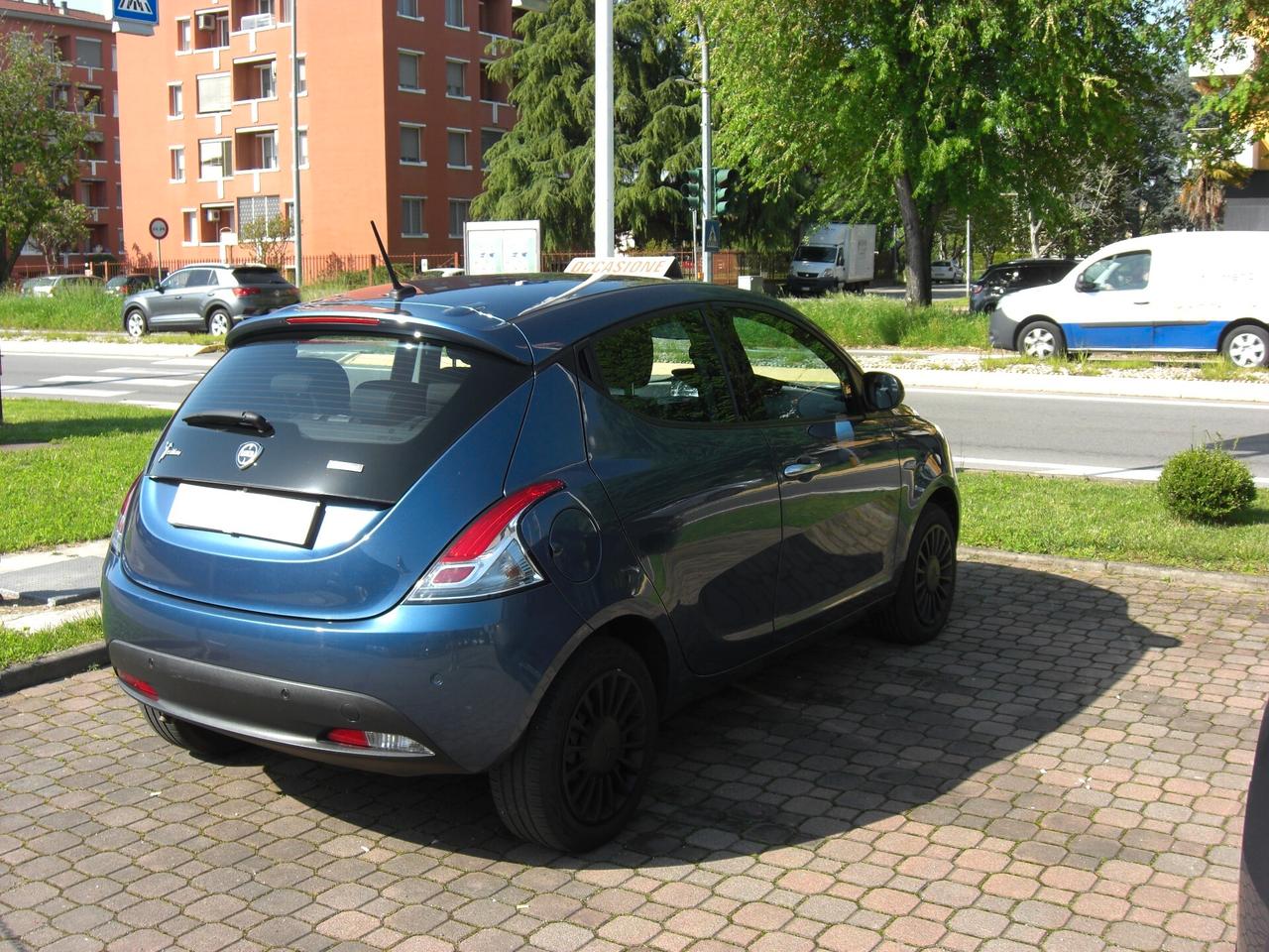 Lancia Ypsilon 1.0 FireFly Hybrid