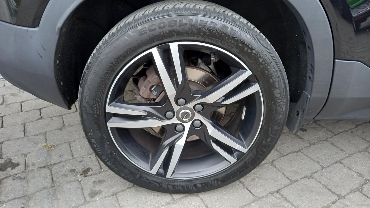 Volvo XC40 T5 Recharge Plug-in Hybrid R-design