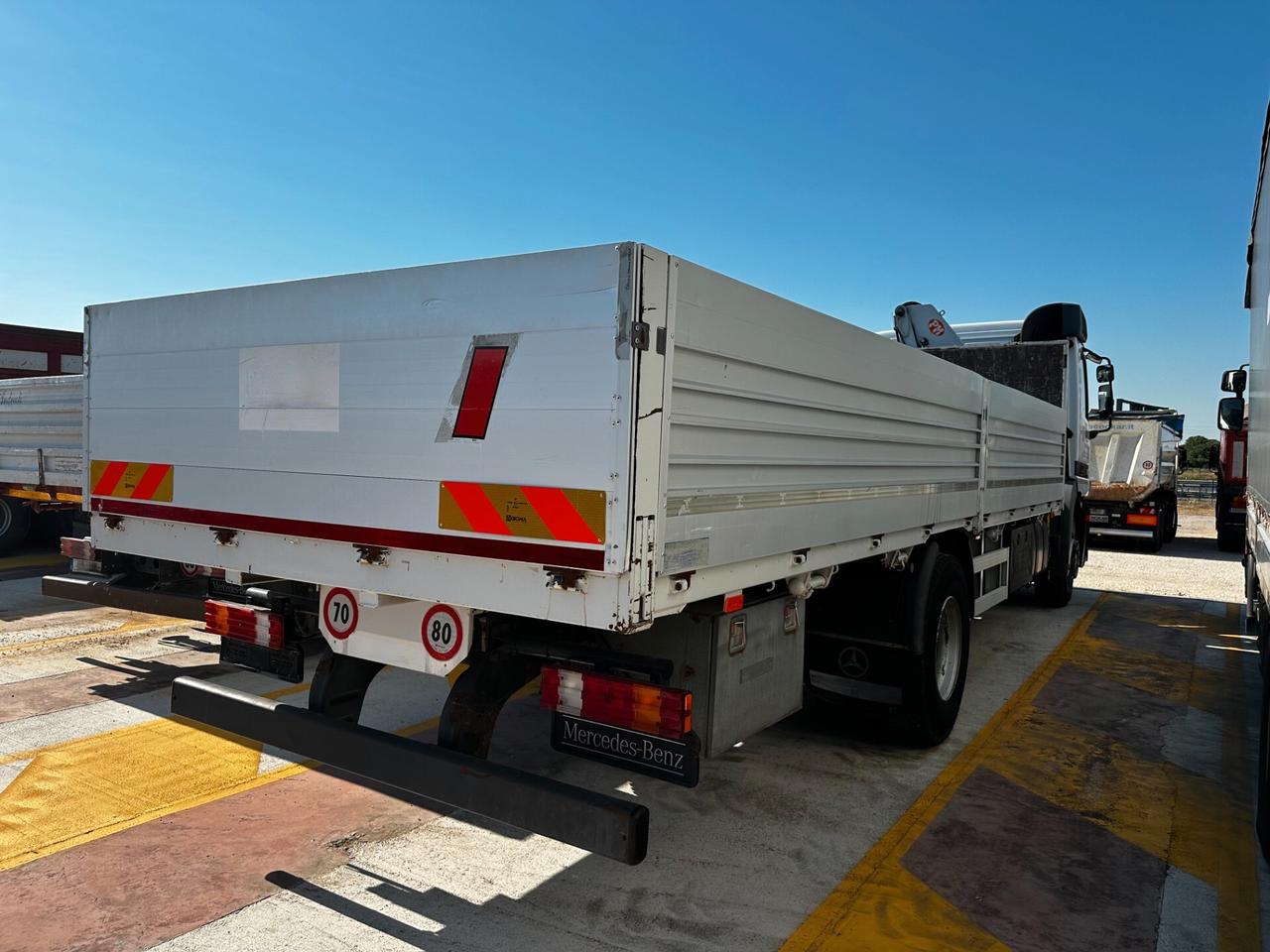 Mercedes Benz Actros 1831 Cassone fisso con gru PM 4x2 ABS