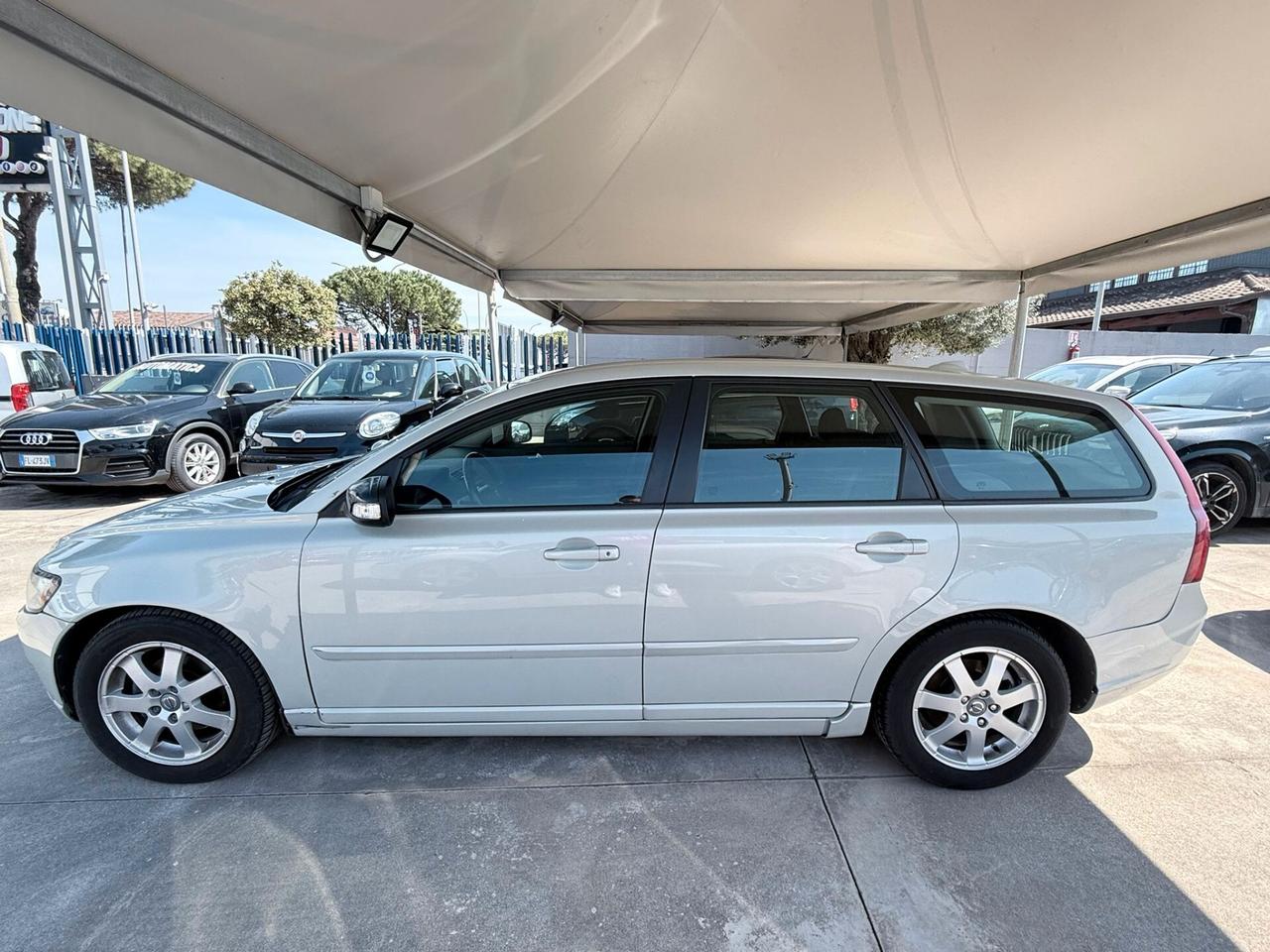 Volvo V50 D2 R-design