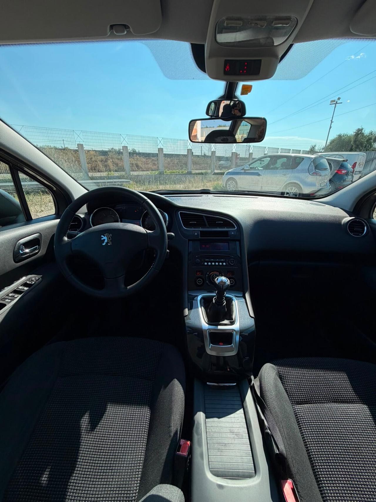 Peugeot 5008 1.6 HDi 115CV Business
