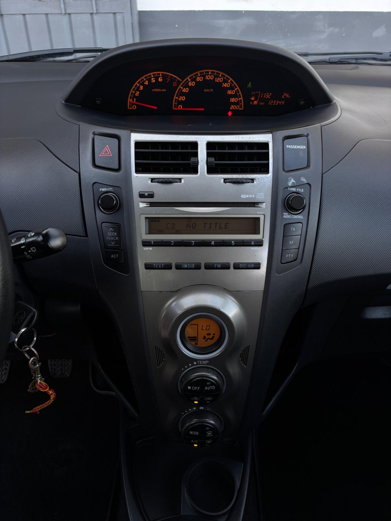 Toyota Yaris 1.0 benzina. Garanzia 12mesi. Neopatentati