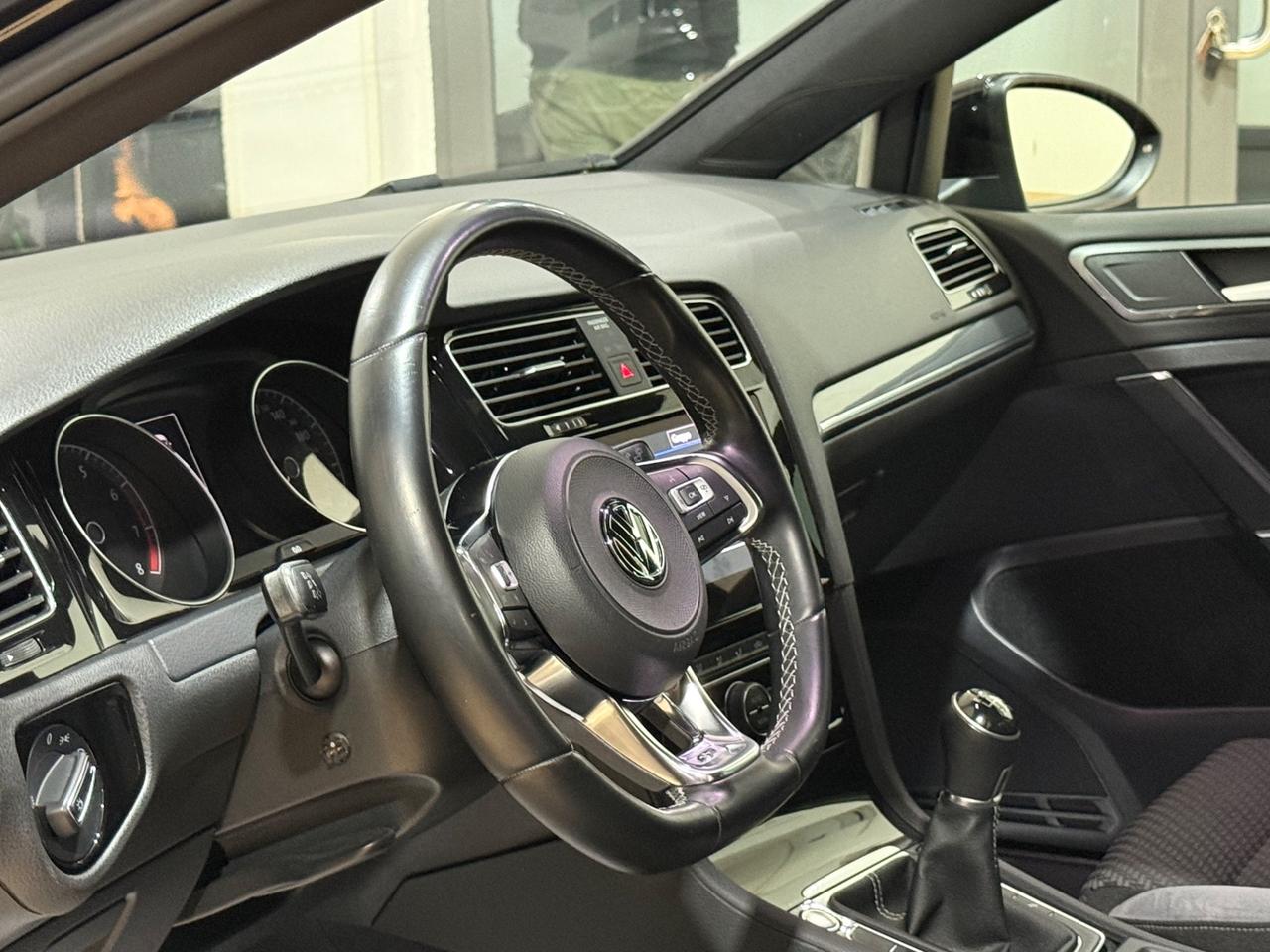 Volkswagen Golf 1.5 TSI ACT 150 cv R Line