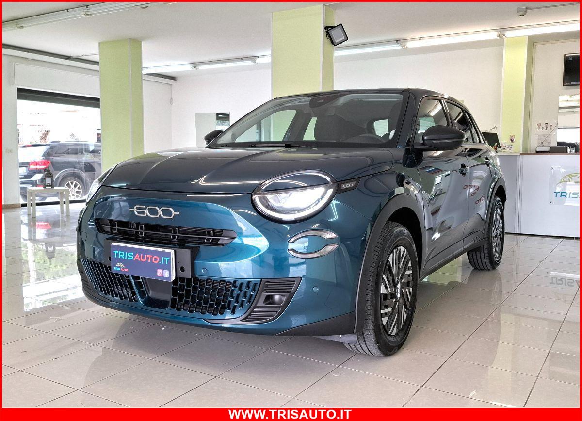 FIAT 600 1.2T MHEV DCT POP NEOPATENTATI (FARI LED)