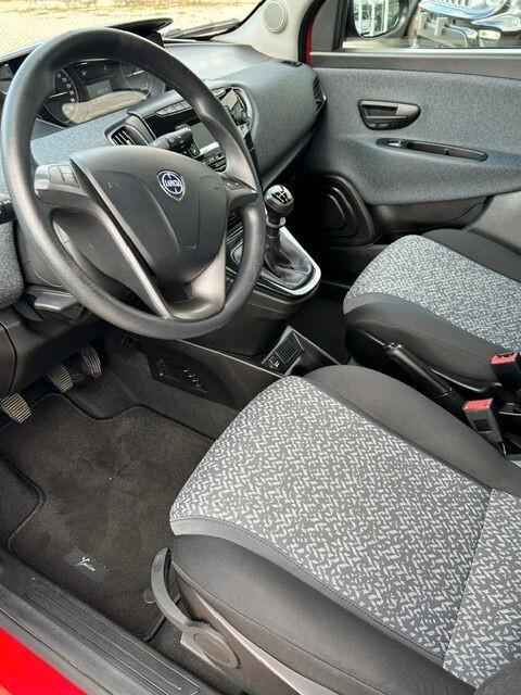 Lancia Ypsilon 1.2 69 CV 5 porte Elefantino