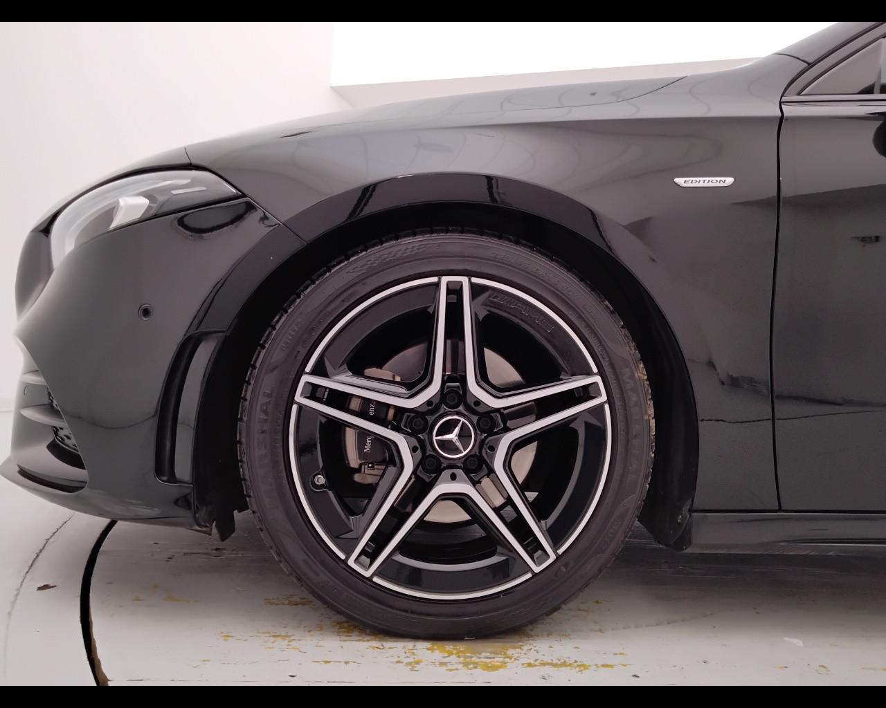 Mercedes-Benz Classe A - W177 2018 - A 180 d Premium Night edition auto