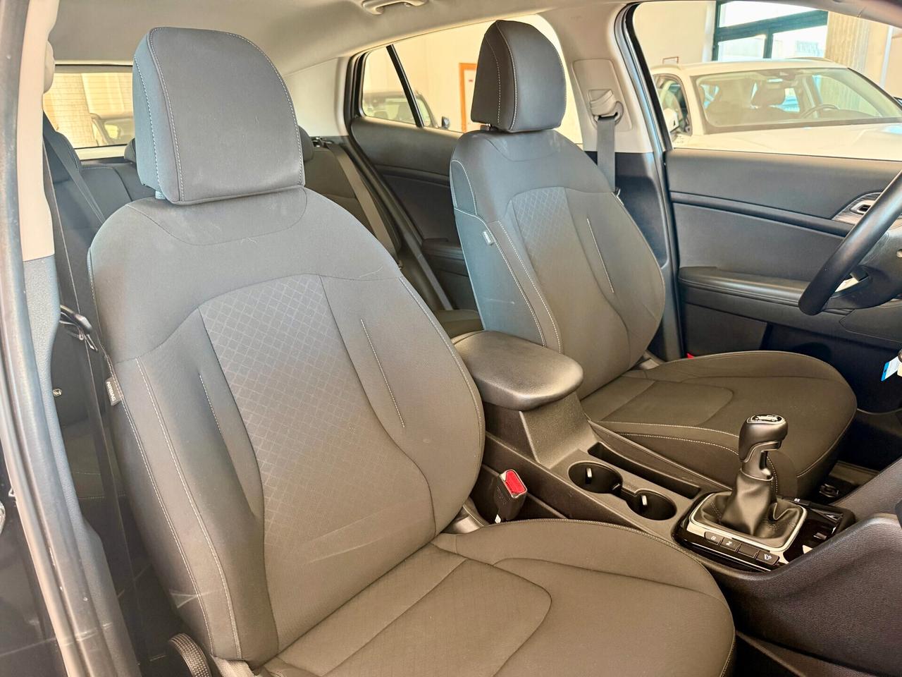 Kia Sportage 1.6 CRDI 136 CV 2WD Mild Hybrid Business Class