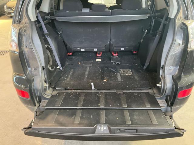 MITSUBISHI Outlander 2.0 DI-D Instyle 7 p.ti DPF