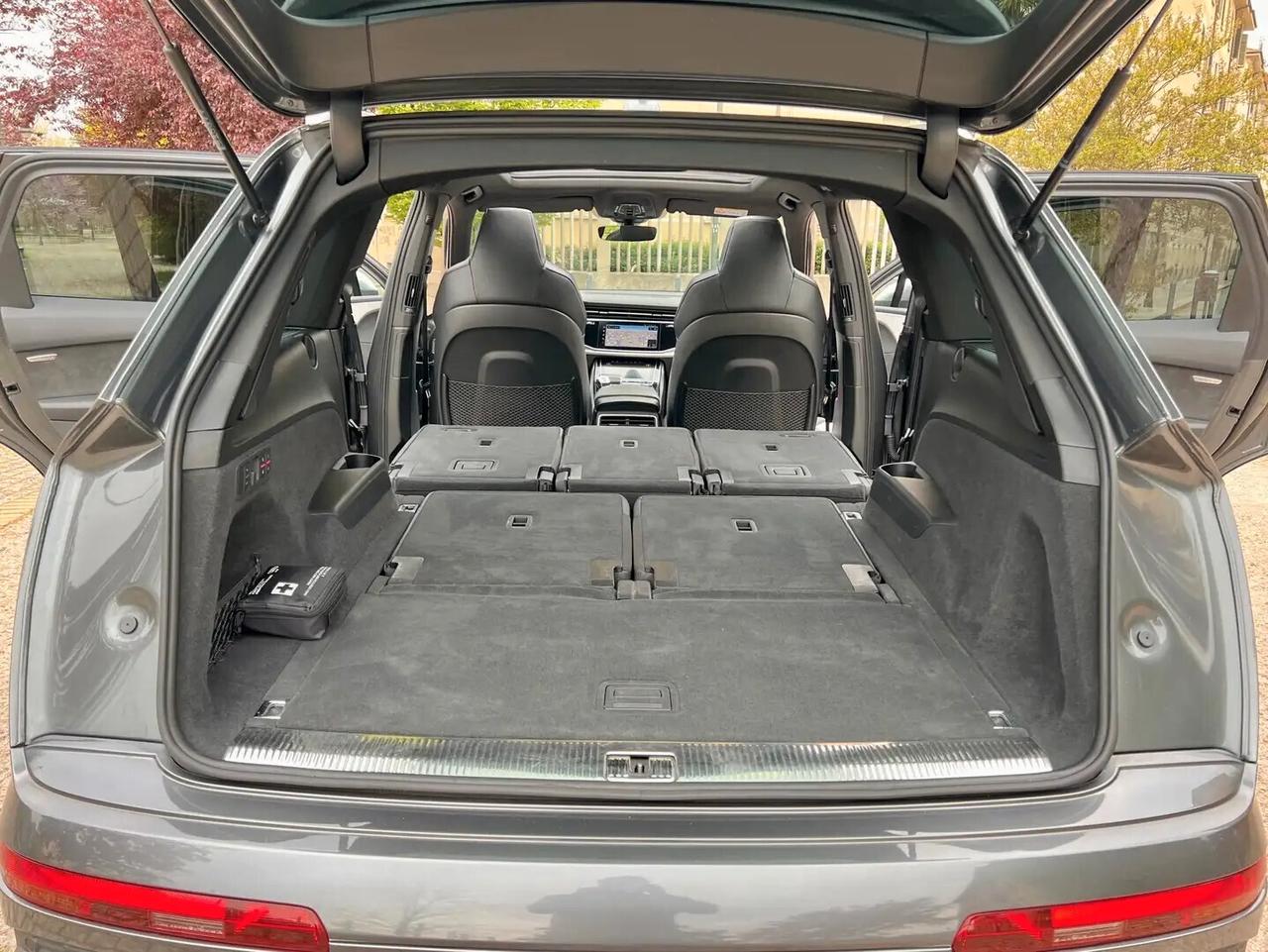 Audi SQ7 4.0 V8 Bi-Turbo TFSi 507cv aut. Tiptronic8 Quattro 7Posti Sport Attitude