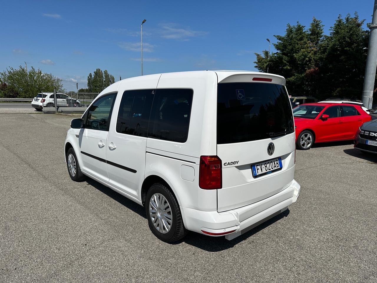 Volkswagen Caddy Pianale Ribassato PER DISABILI 2.0 TDIHighline - 2019