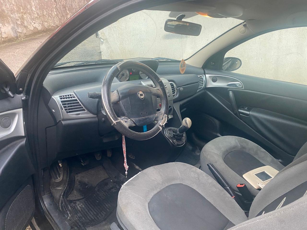 Lancia Ypsilon 1.3cc diesel (PRIVATO)-2005