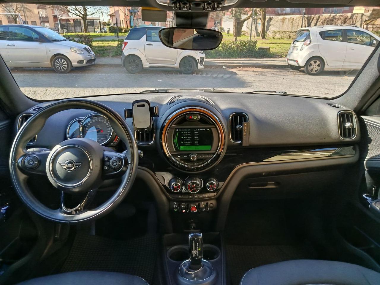 Mini Cooper Countryman Baker Street Edition #9408