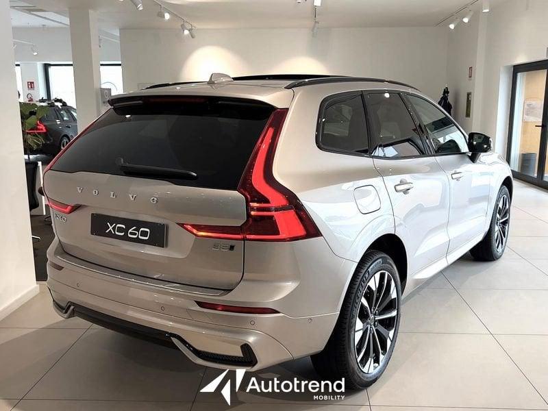 Volvo XC60 B5 250 CV AWD Mild Hybrid Benzina Automatica Ultra Dark