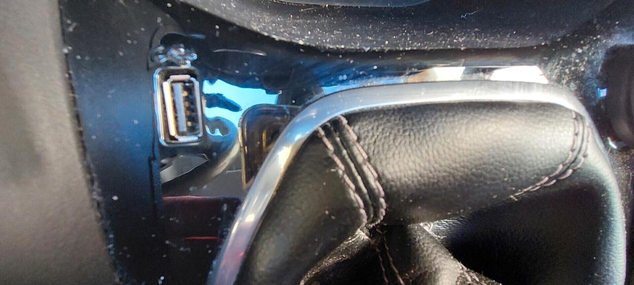 FIESTA 1,1 BENZINA NEW MODEL 86 CV X NEOPATENTATI NAVIGATORE TELEFONO LEGA STRAFULL