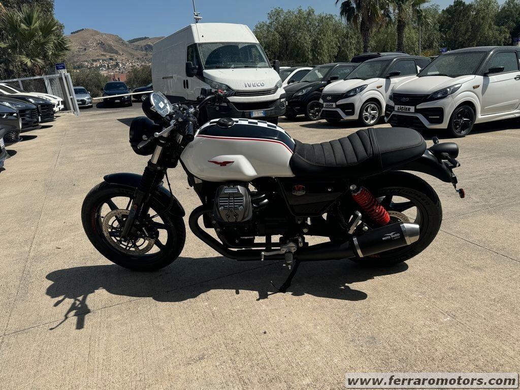 Moto Guzzi V7 Stone Ten nuova pronta consegna