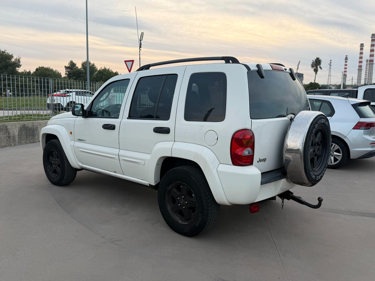 Jeep Liberty 3.7 V6 4X4 automatico 212cv