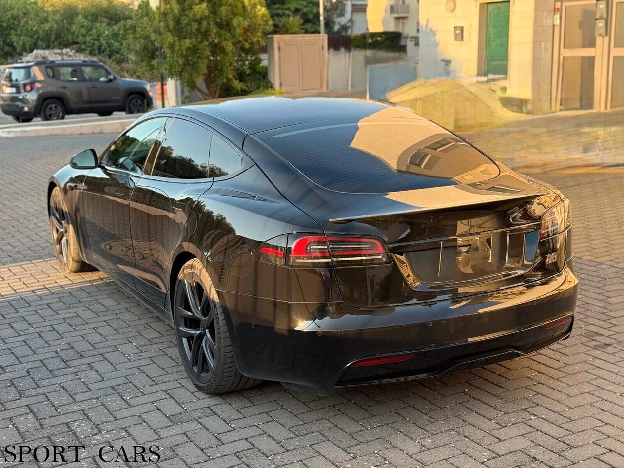 Tesla Model S 1020 cavalli Plaid