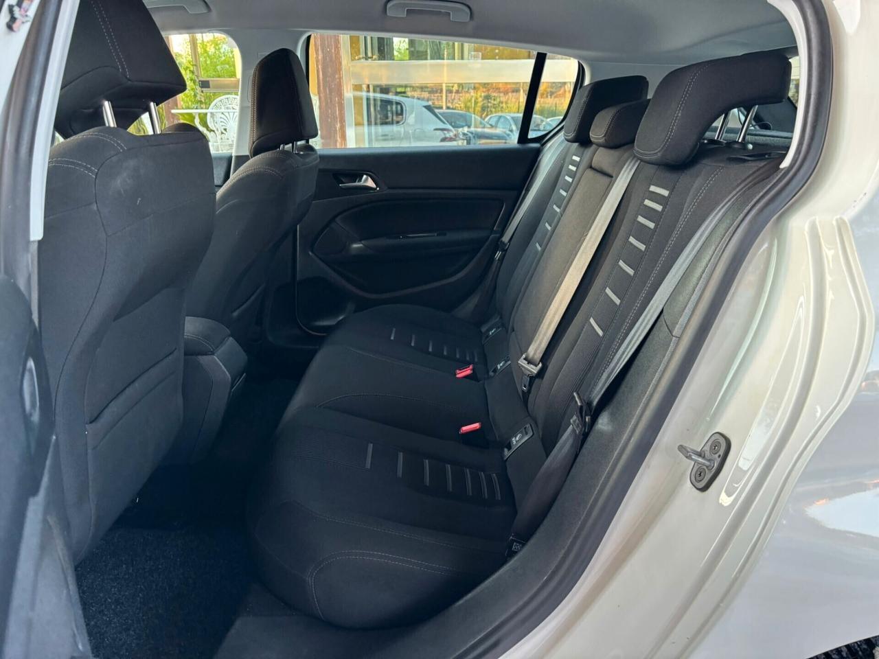 PEUGEOT 308 1.6 HDI - 2014 99000 KM !!!