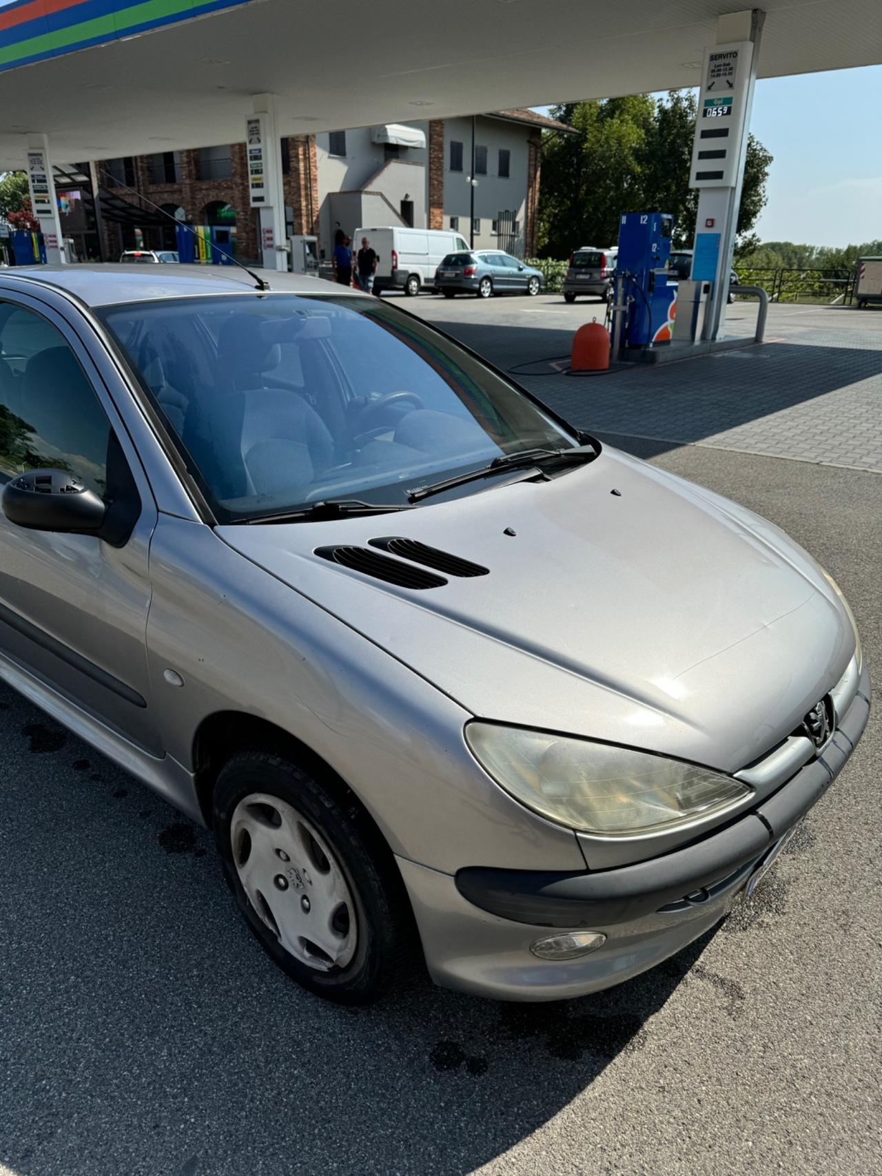 Peugeot 206 1.1 5p. XT