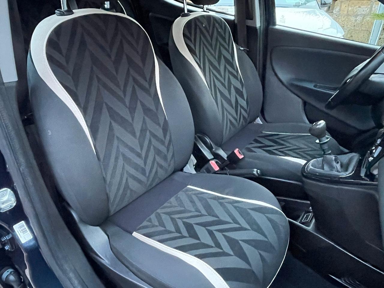 Lancia Ypsilon 1.2 69 CV 5 porte Gold