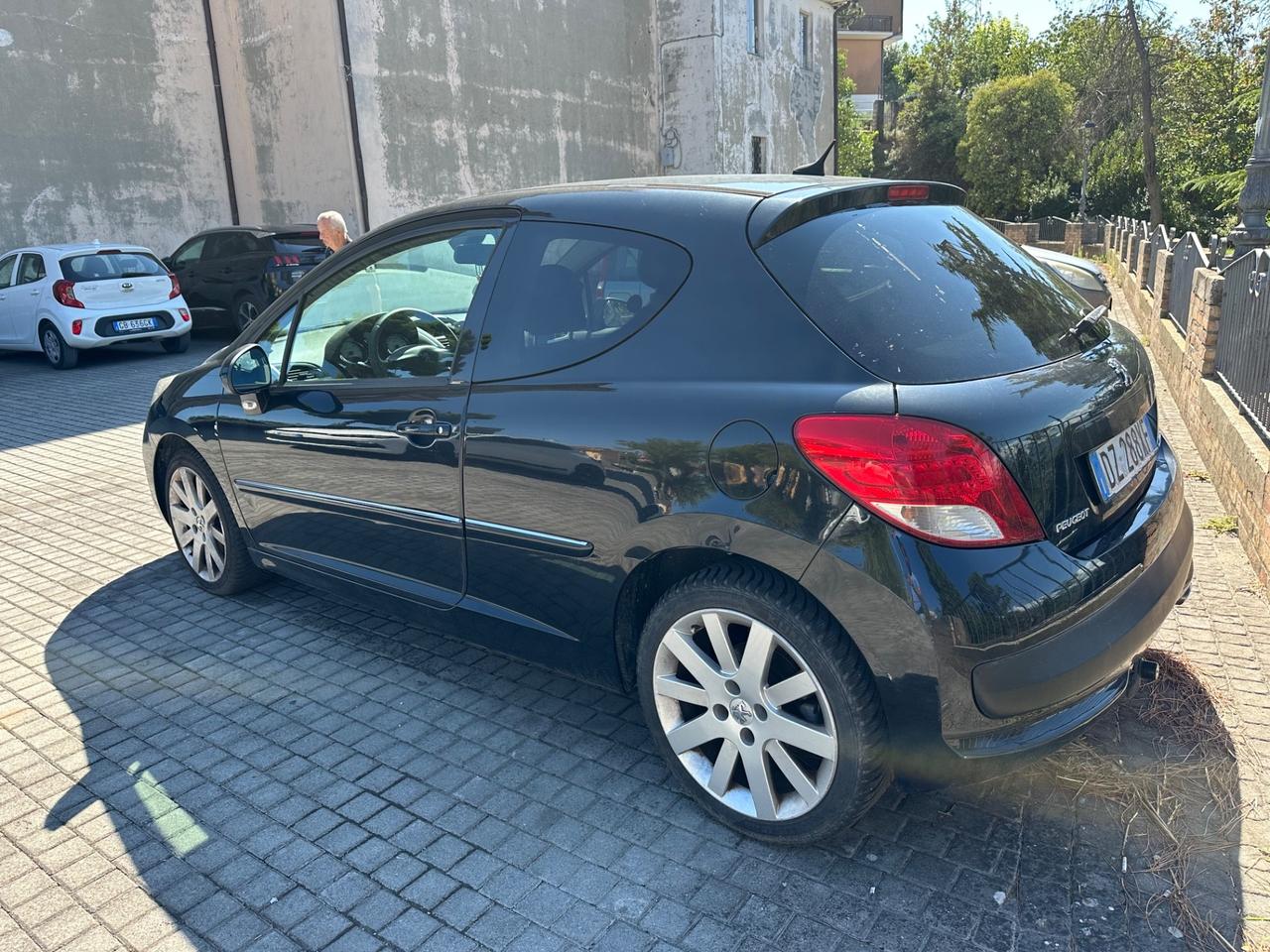 Peugeot 207 1.6 HDi 110CV gancio train 2009