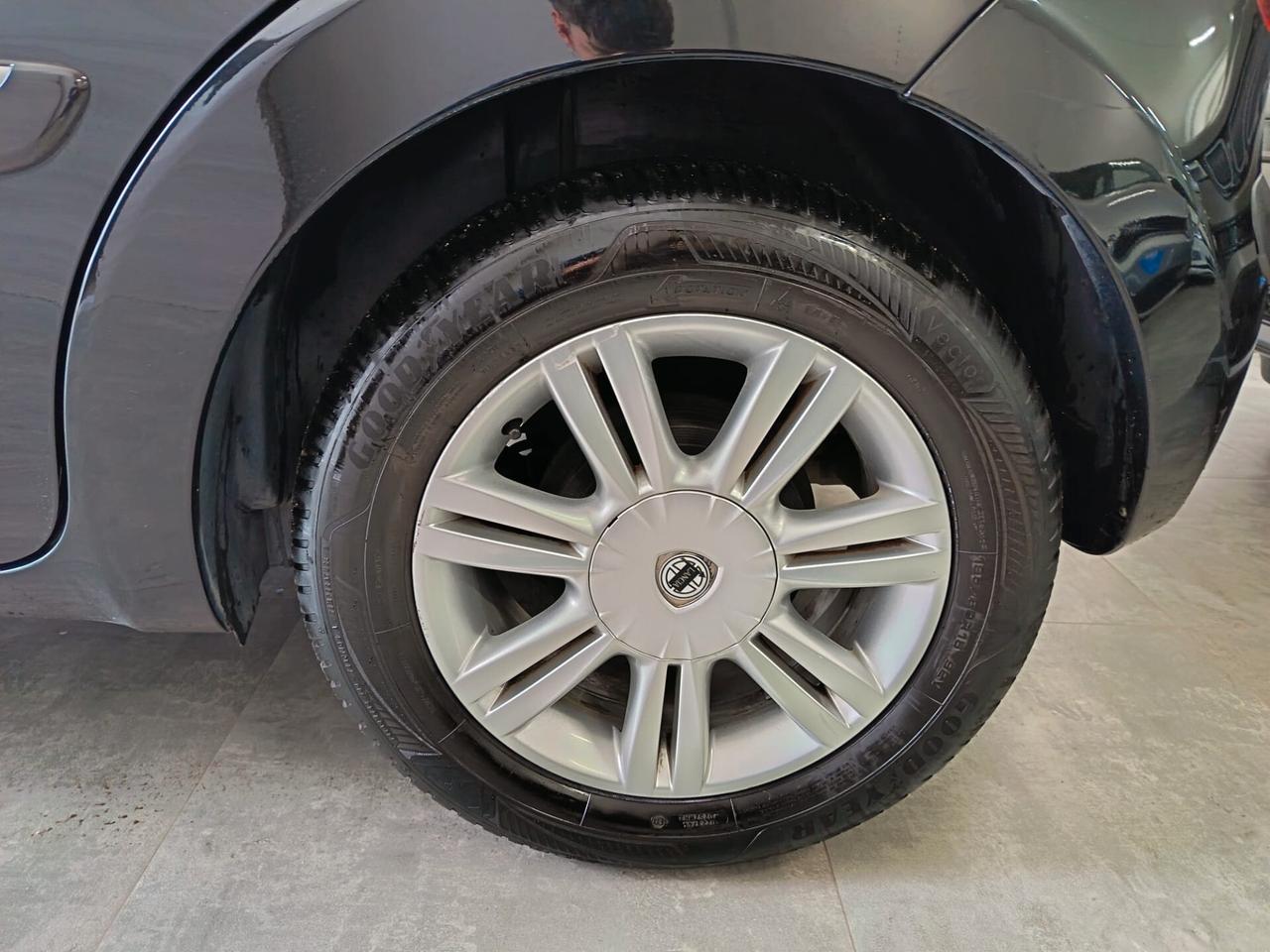 Lancia MUSA 1.4 16V Platino Plus