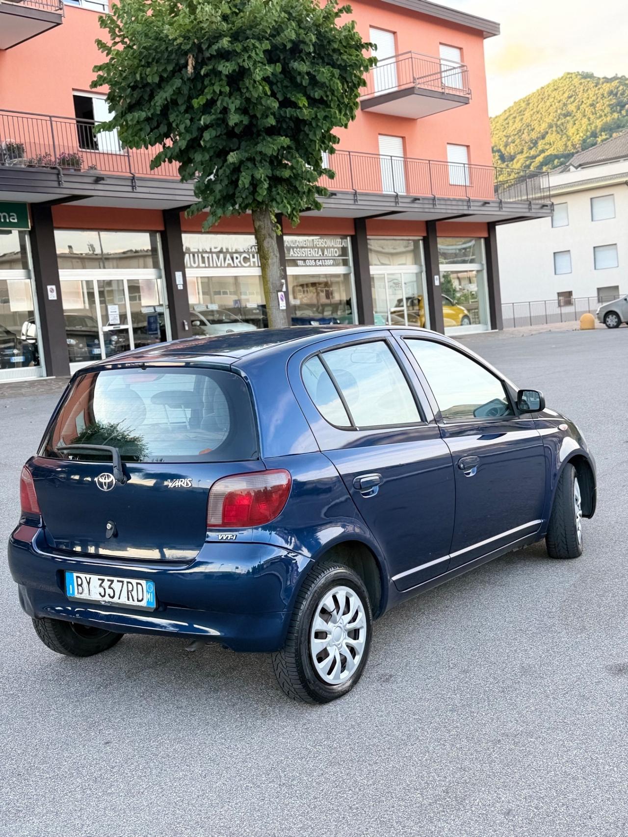 Toyota Yaris 1.0i 16V cat 5 porte Sol