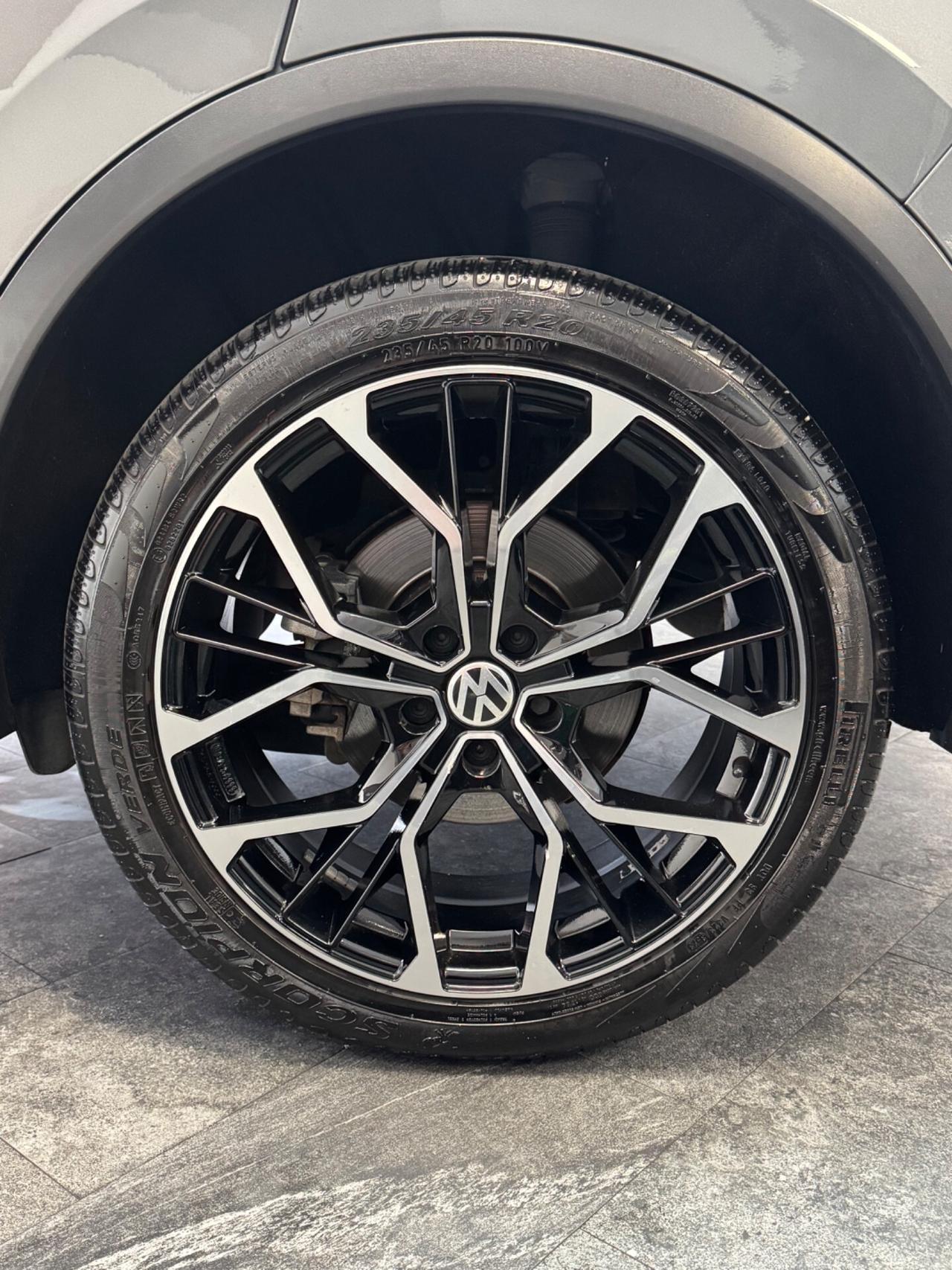 Volkswagen Tiguan 2.0 BiTDI 240 Cv DSG 4MOTION R-Line