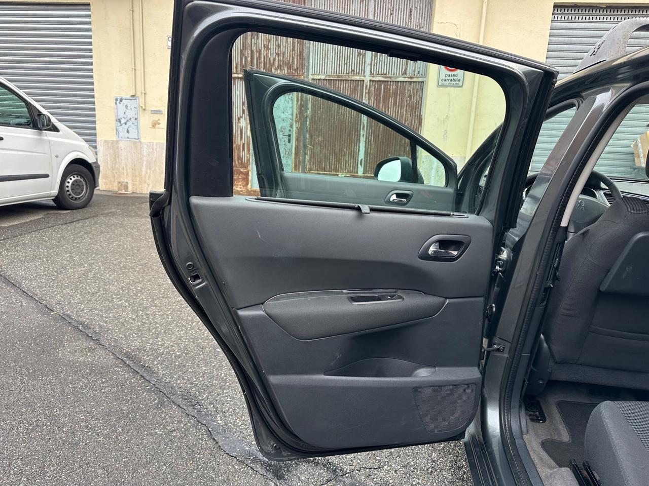 Peugeot 5008 1.6 HDi 115CV 7 posti euro 5