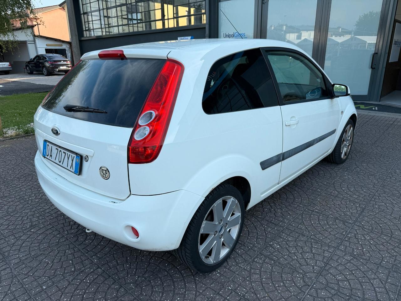 Ford Fiesta 1.4 16V 3p. Titanium