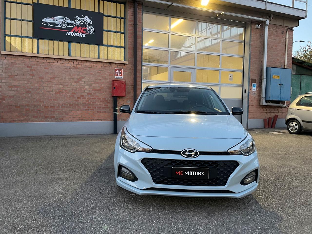 Hyundai i20 TUTTA TAGLIANDATA HYUNDAI- PREZZO FINALE COMPRESO DI PASSAGGIO