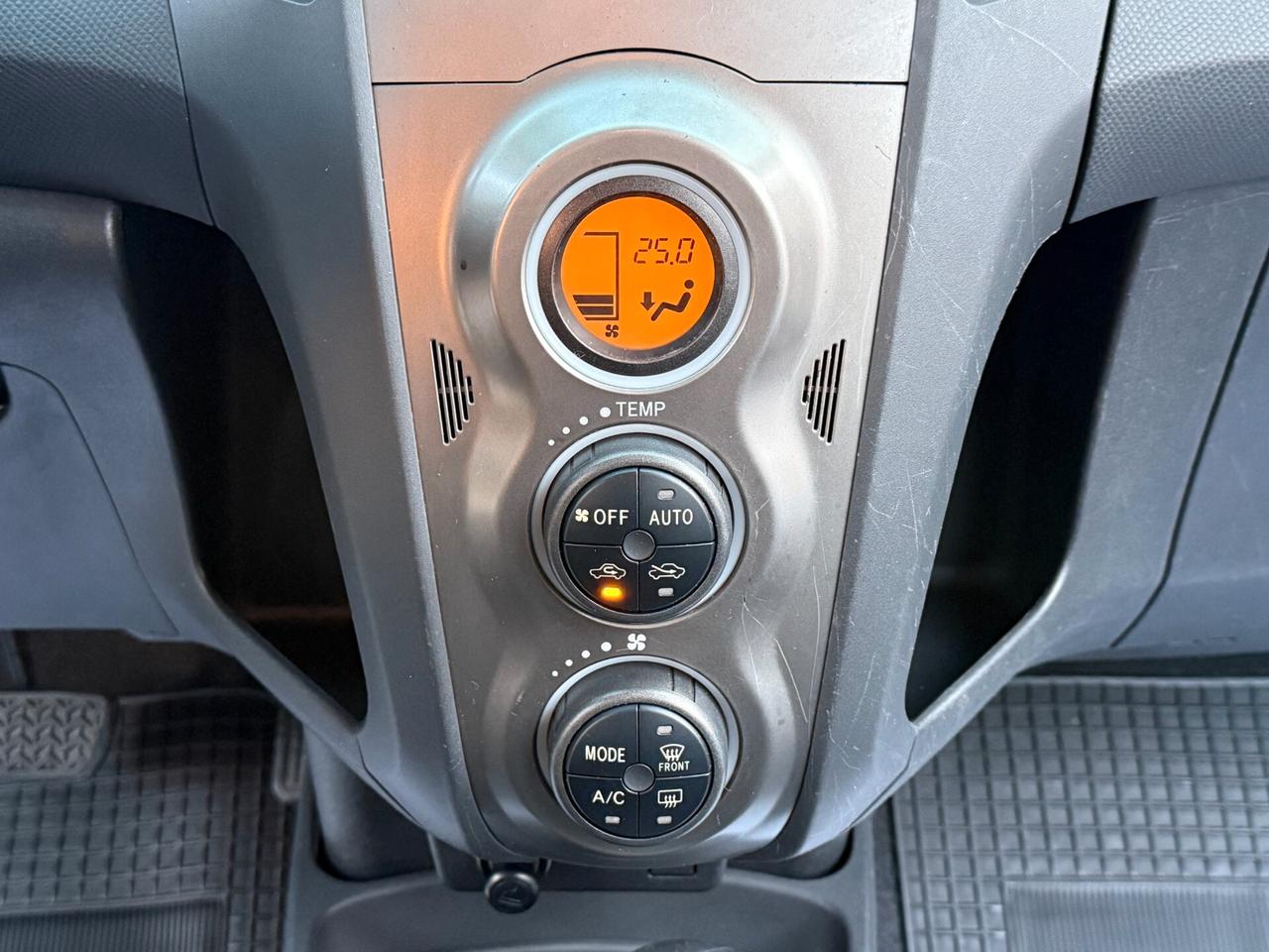 Toyota Yaris 1.4 D-4D 5 Porte M-MT Sol - 2011