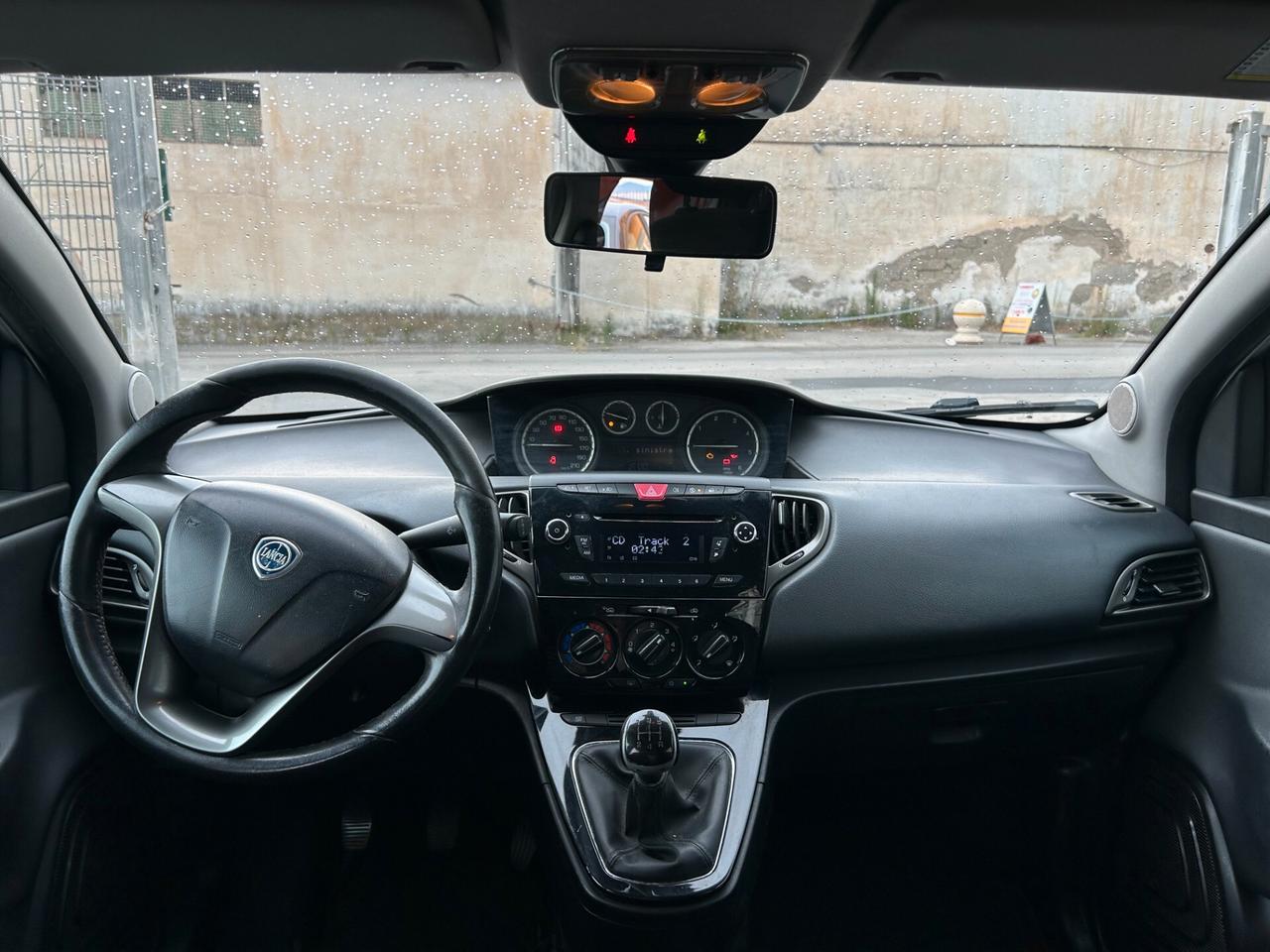 Lancia Ypsilon 1.3 MJT 95CV 5P