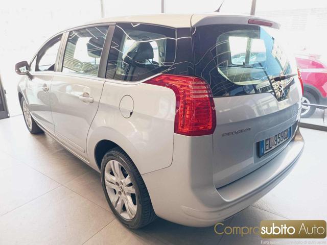 PEUGEOT 5008 1.6 HDi 7 POSTI