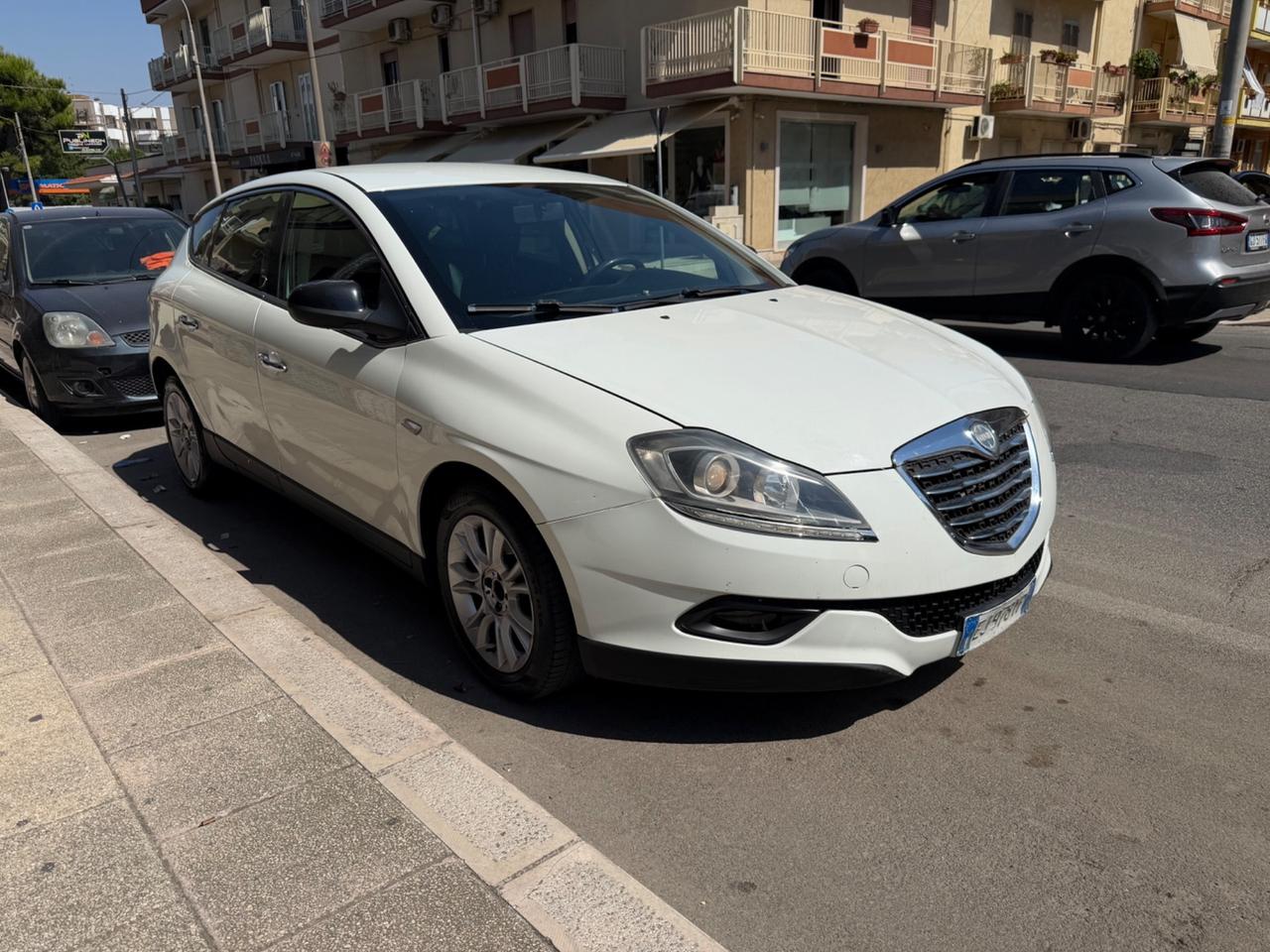 Lancia Delta 1.6 MJT DPF Gold