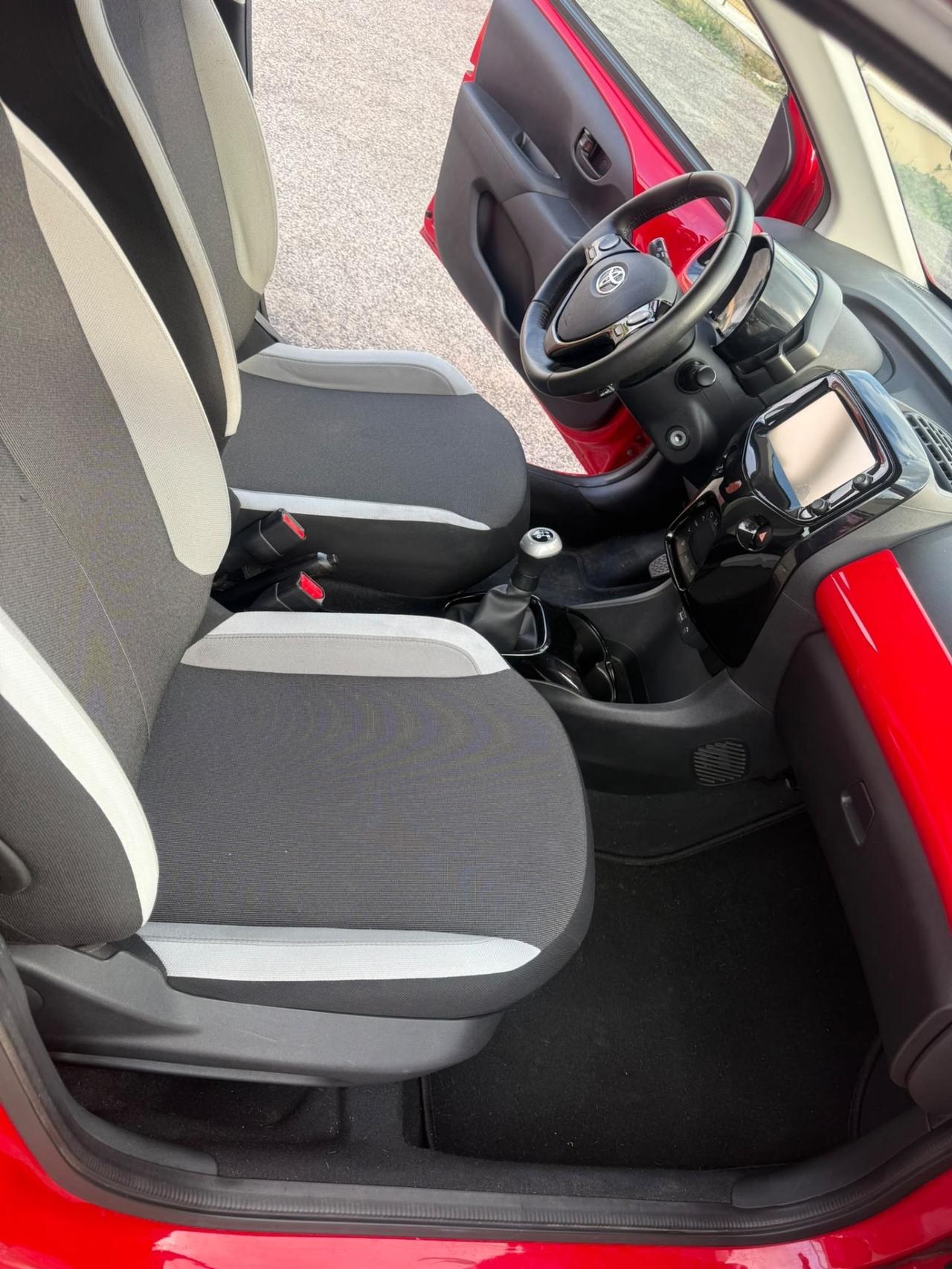 Toyota Aygo 1.0 VVT-i 69 CV 5 porte x-business