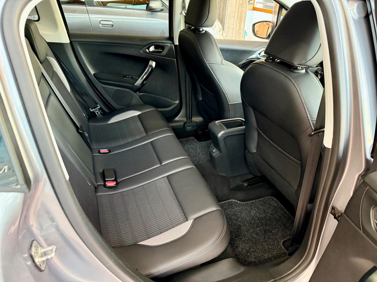 Peugeot 2008 1.6HDi 120cv Euro6