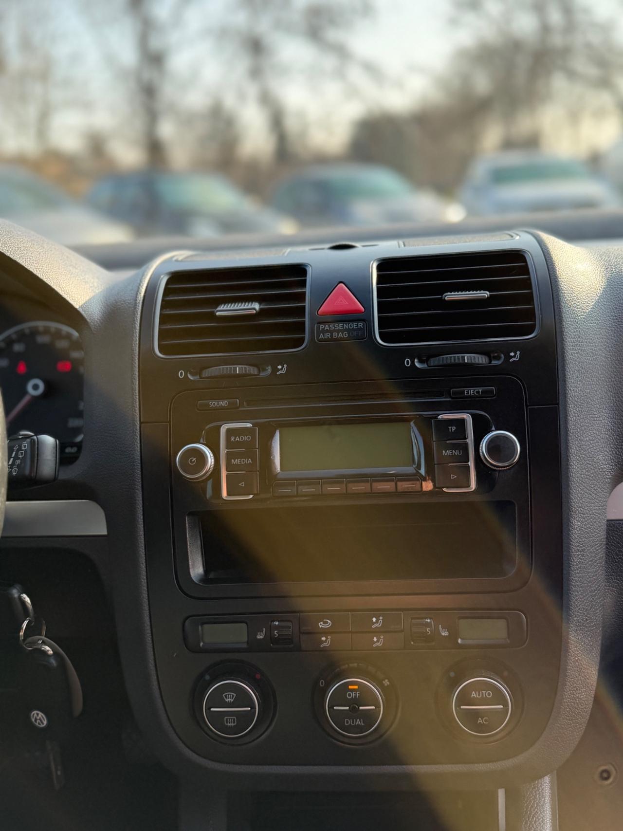 Volkswagen Golf 1.4 75 CAVALLI NEOPATENTATI