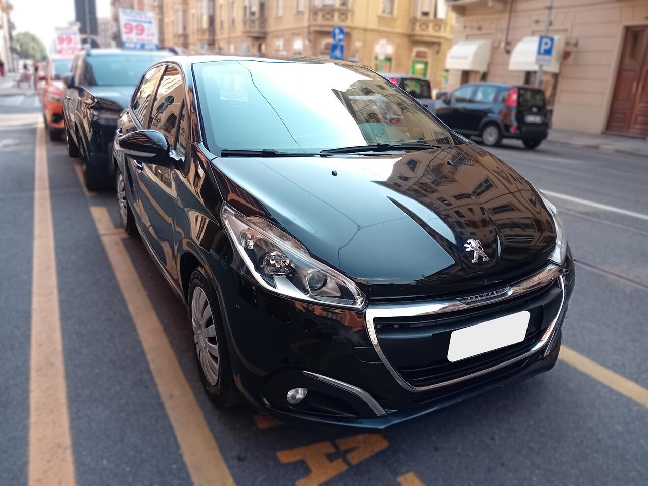 Peugeot 208 - APERTI AD AGOSTO