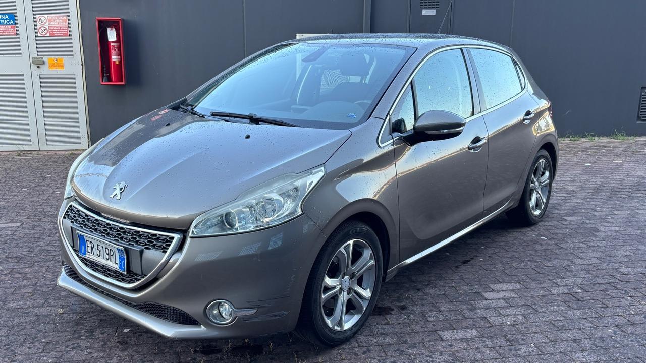 Peugeot 208 PureTech 82 3 porte Allure